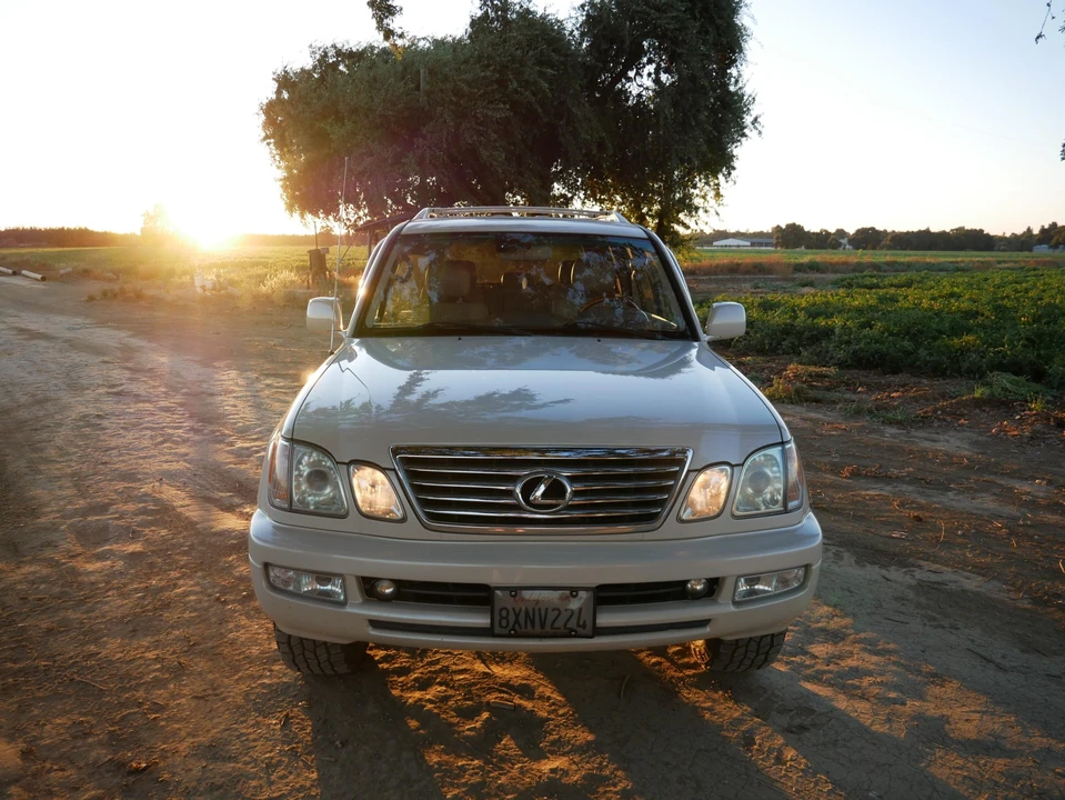 2007 Lexus LX 2nd Gen - Image 8 of 31