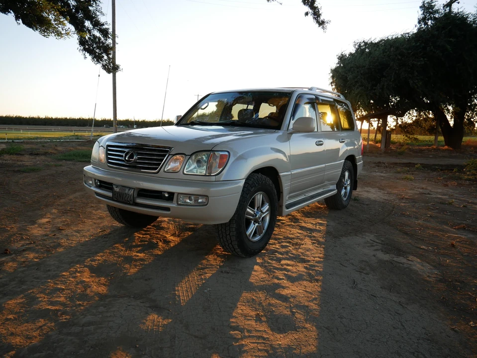 2007 Lexus LX 2nd Gen - Image 12 of 31