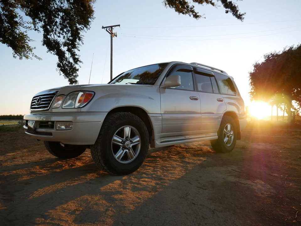 2007 Lexus LX 2nd Gen - Image 15 of 31