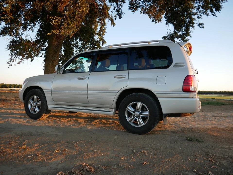 2007 Lexus LX 2nd Gen - Image 21 of 31