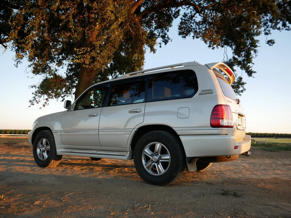 2007 Lexus LX 2nd Gen - Image 23 of 31