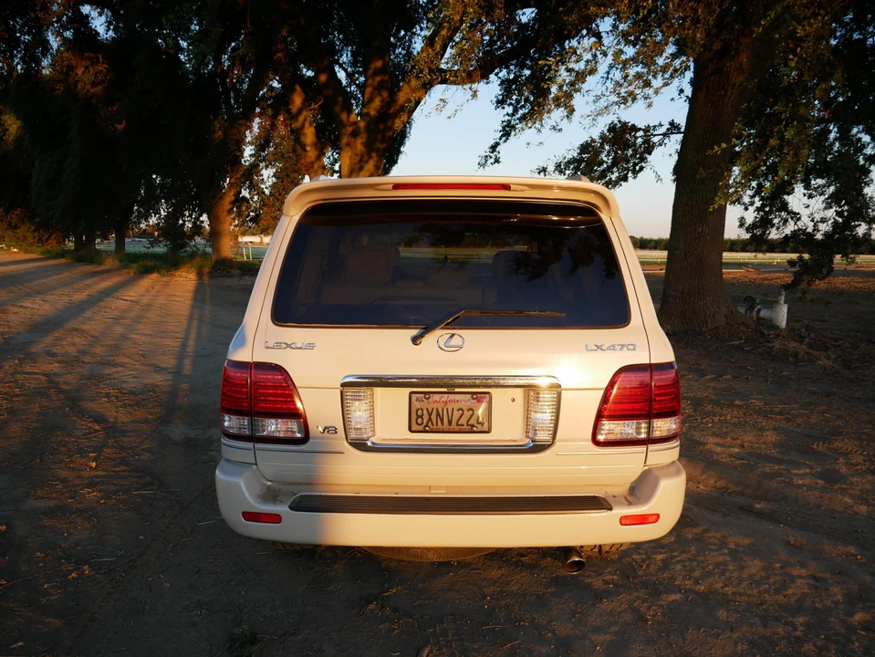 2007 Lexus LX 2nd Gen - Image 25 of 31