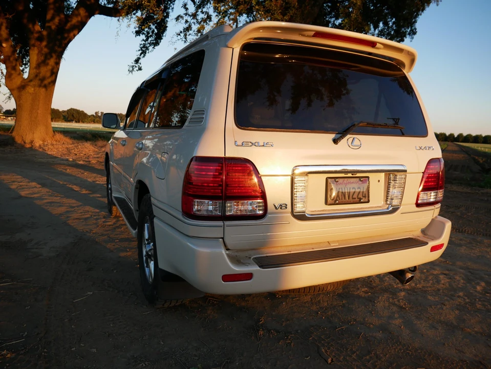 2007 Lexus LX 2nd Gen - Image 26 of 31
