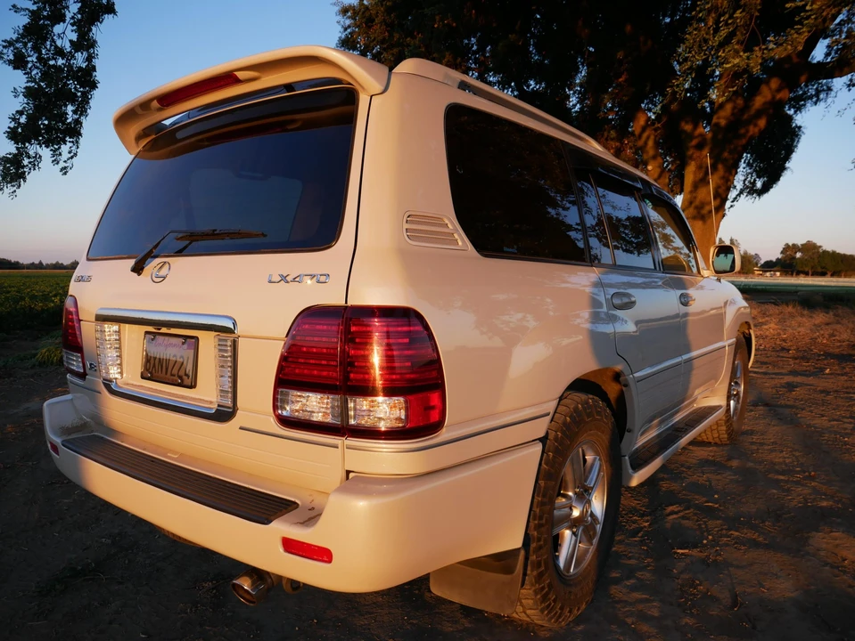2007 Lexus LX 2nd Gen - Image 29 of 31