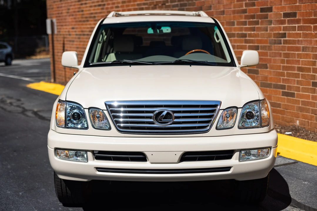 2007 Lexus LX 2nd Gen - Image 4 of 31