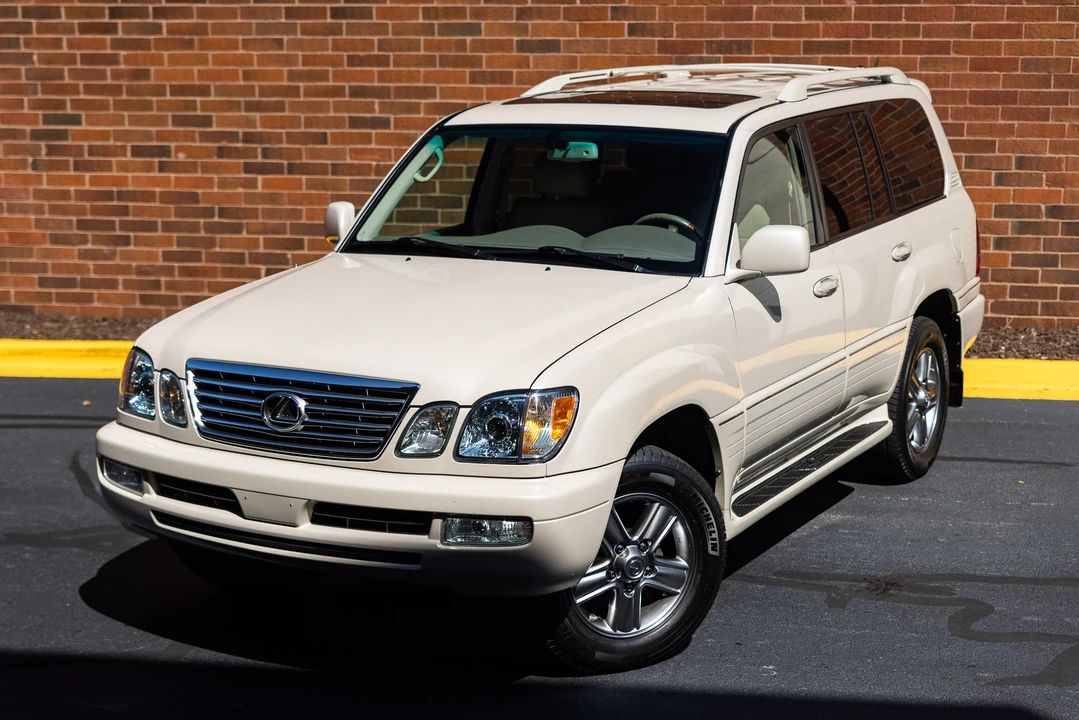2007 Lexus LX 2nd Gen - Image 3 of 31