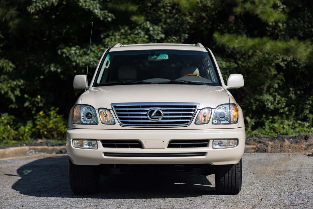 2007 Lexus LX 2nd Gen - Image 12 of 31