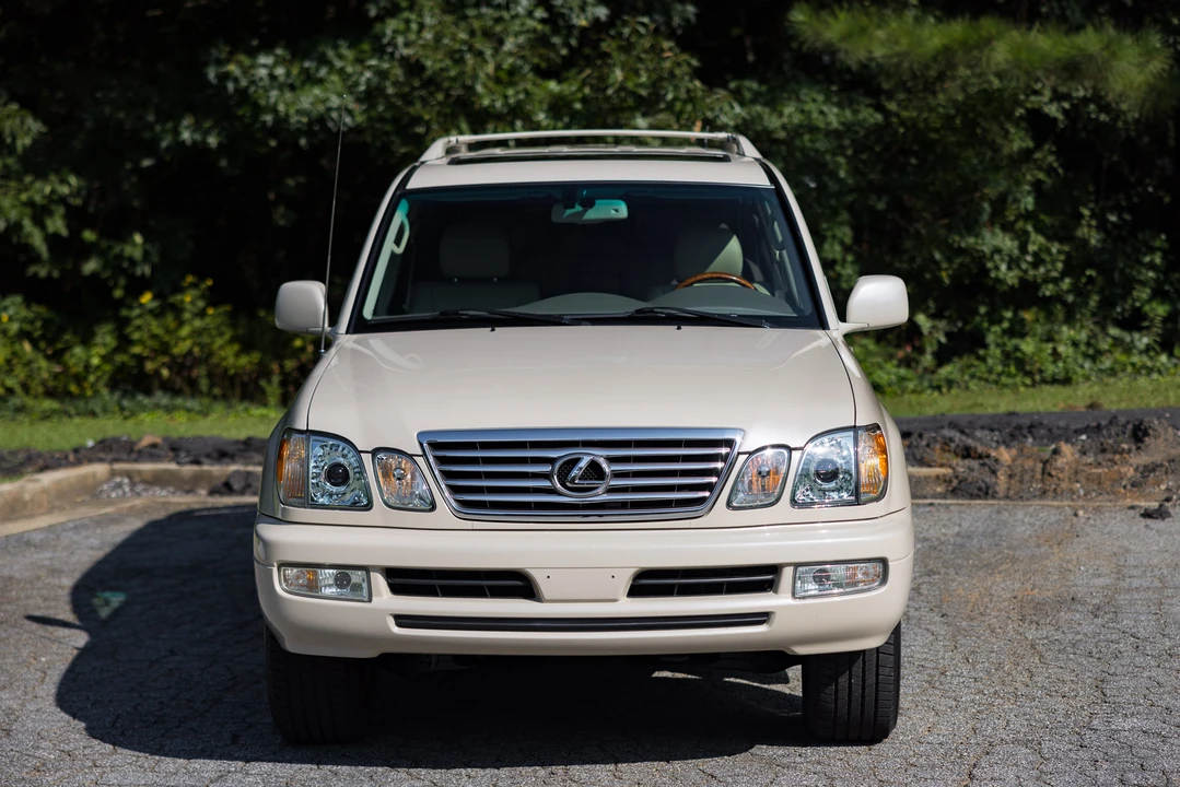 2007 Lexus LX 2nd Gen - Image 13 of 31
