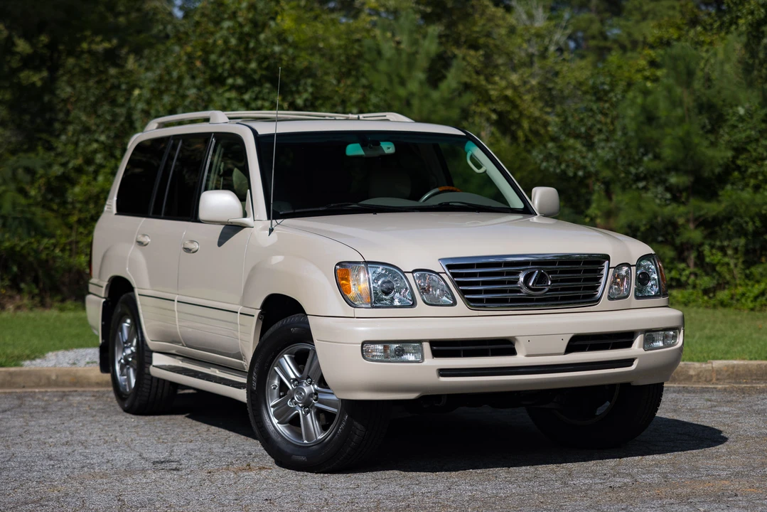 2007 Lexus LX 2nd Gen - Image 14 of 31