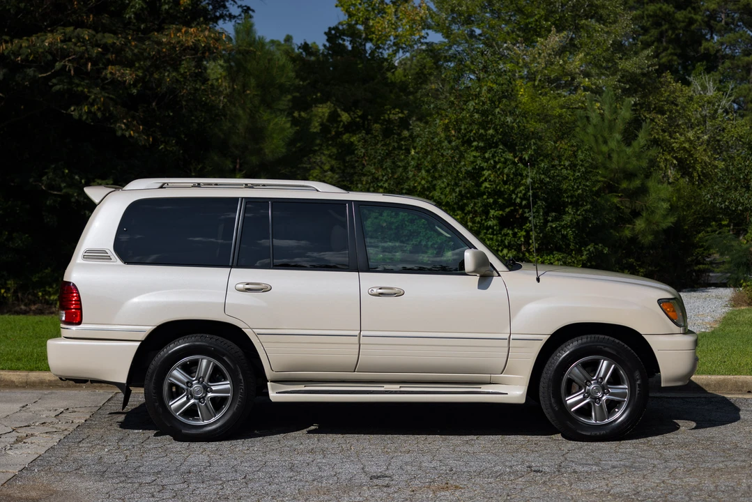 2007 Lexus LX 2nd Gen - Image 15 of 31