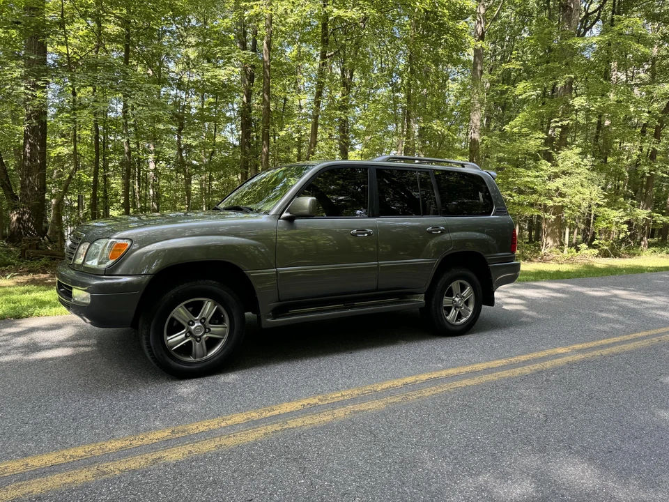 2007 Lexus LX 2nd Gen - Image 5 of 31