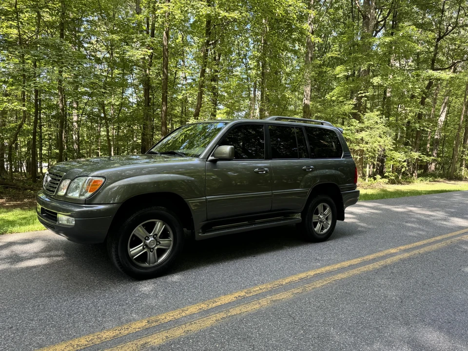 2007 Lexus LX 2nd Gen - Image 6 of 31