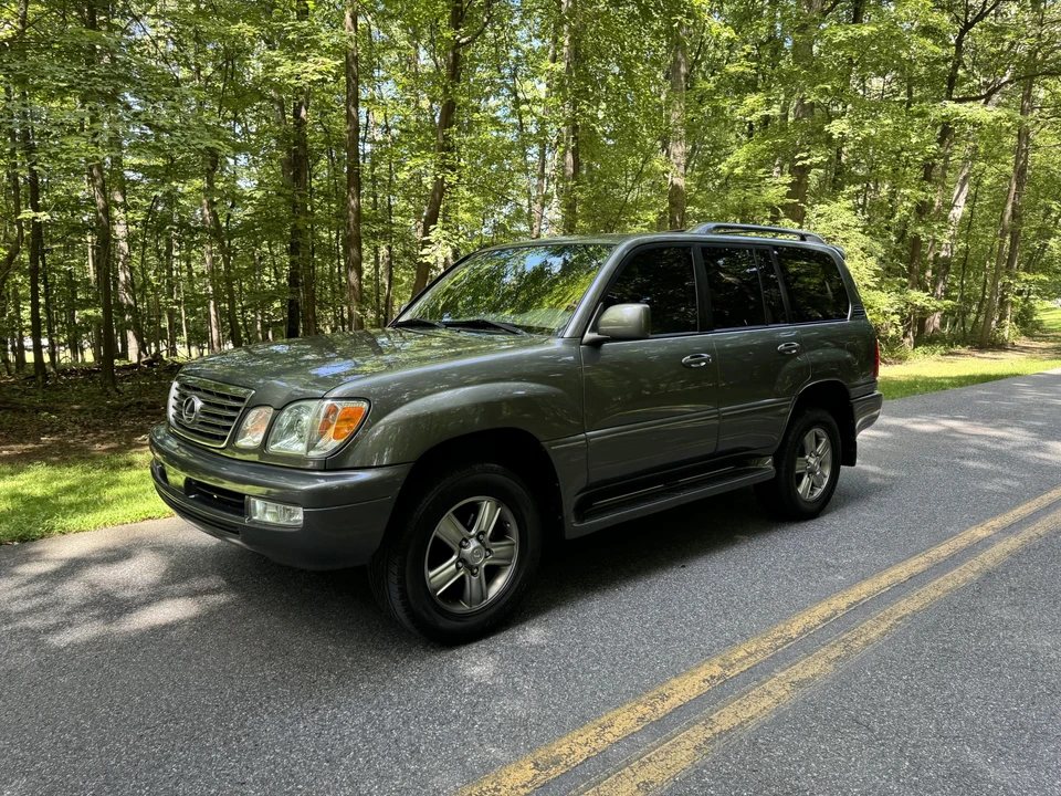 2007 Lexus LX 2nd Gen - Image 18 of 31