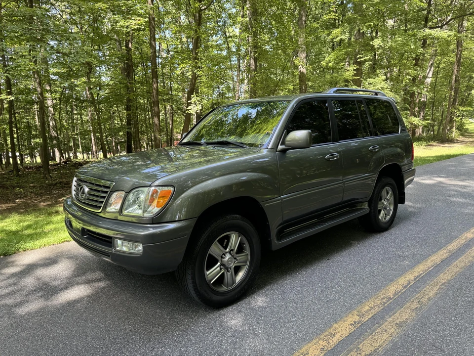 2007 Lexus LX 2nd Gen - Image 17 of 31