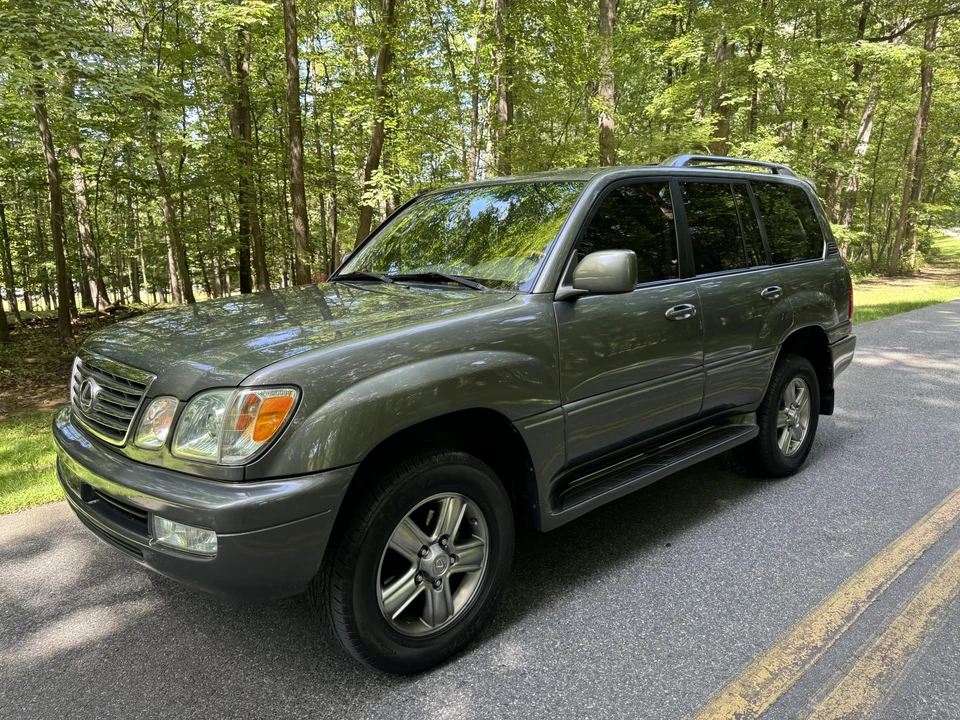 2007 Lexus LX 2nd Gen - Image 12 of 31