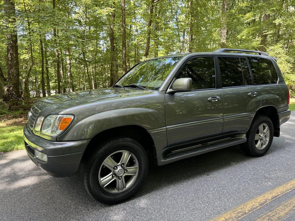 2007 Lexus LX 2nd Gen - Image 9 of 31