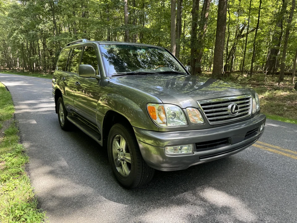 2007 Lexus LX 2nd Gen - Image 28 of 31