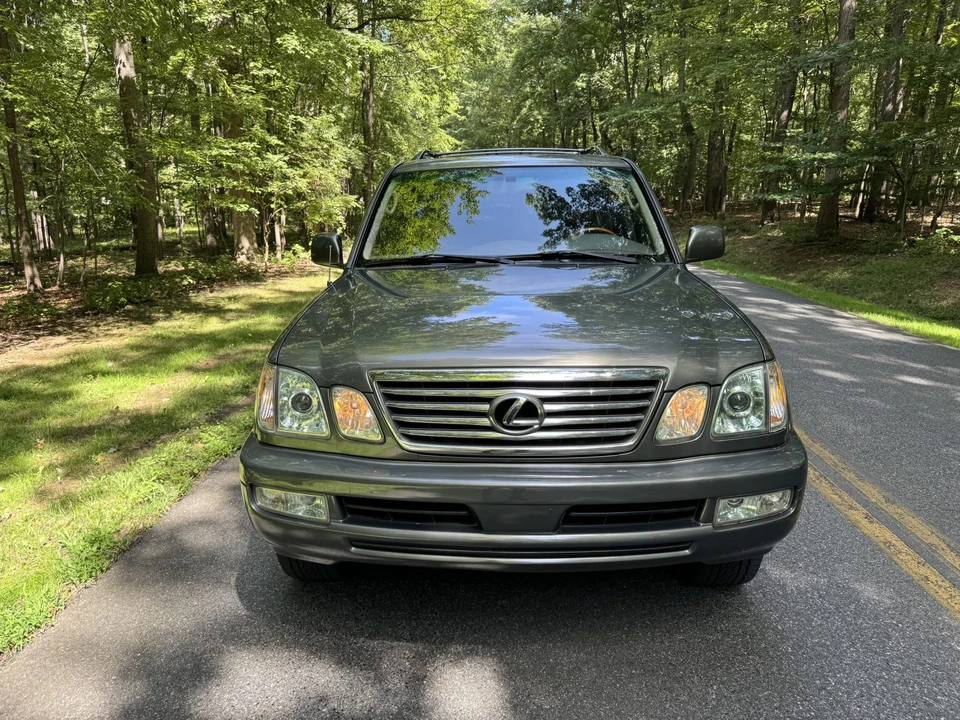 2007 Lexus LX 2nd Gen - Image 26 of 31