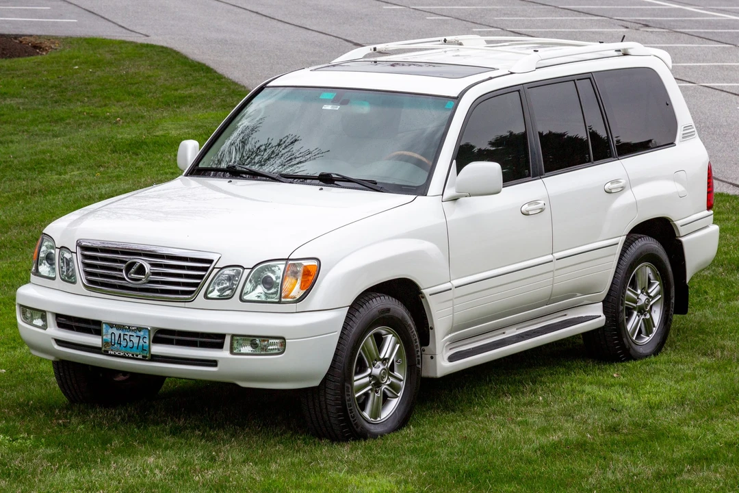 2007 Lexus LX 2nd Gen - Image 2 of 31