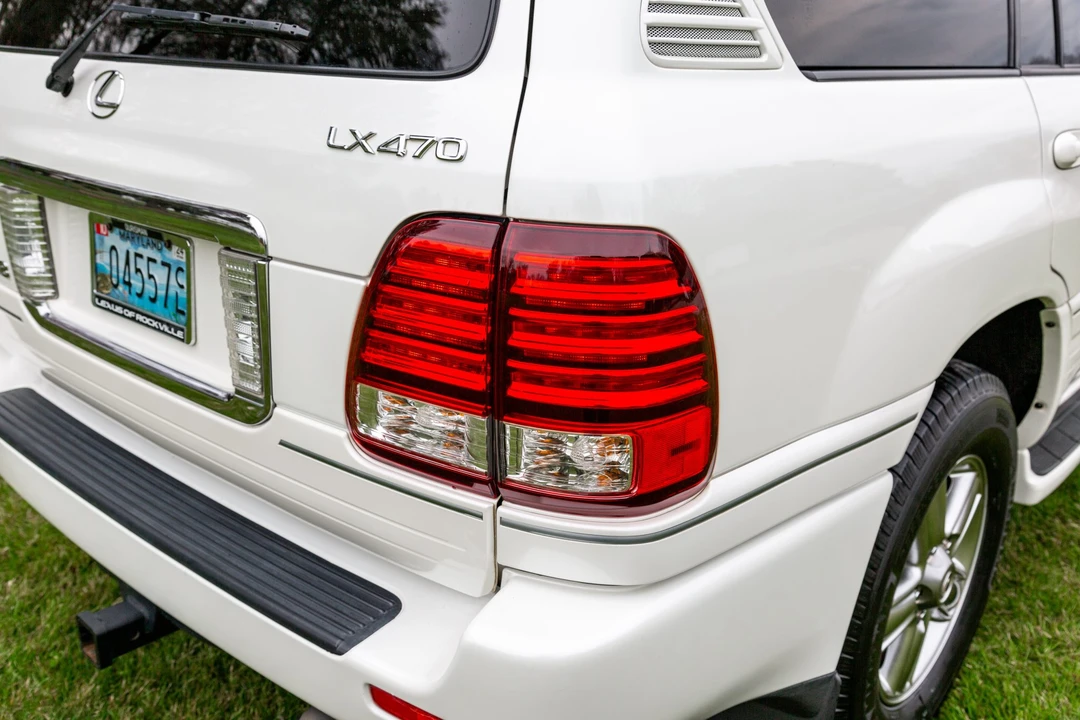 2007 Lexus LX 2nd Gen - Image 19 of 31