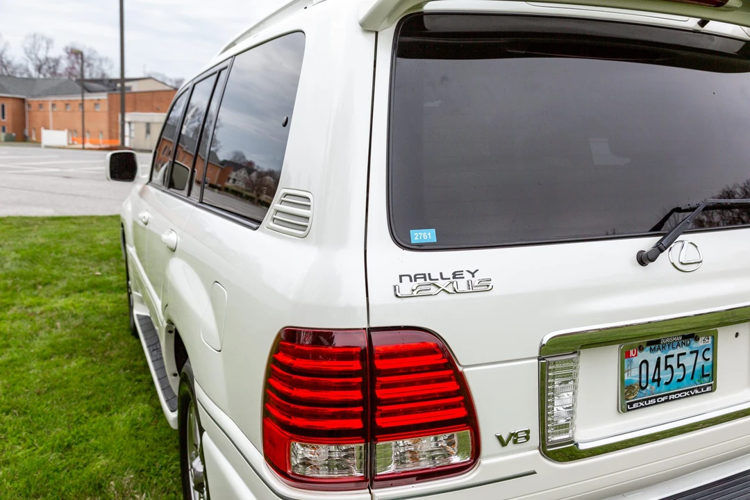 2007 Lexus LX 2nd Gen - Image 16 of 31