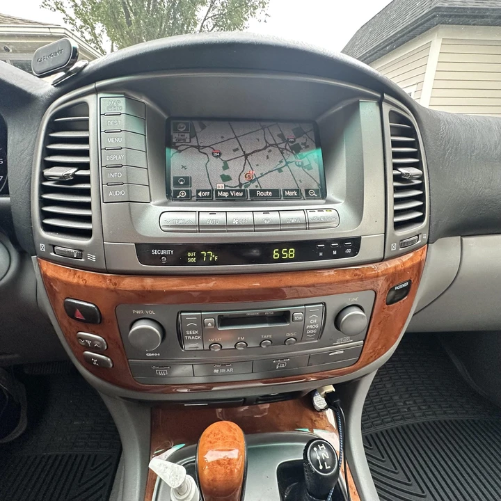 2007 Lexus LX 2nd Gen - Image 29 of 31