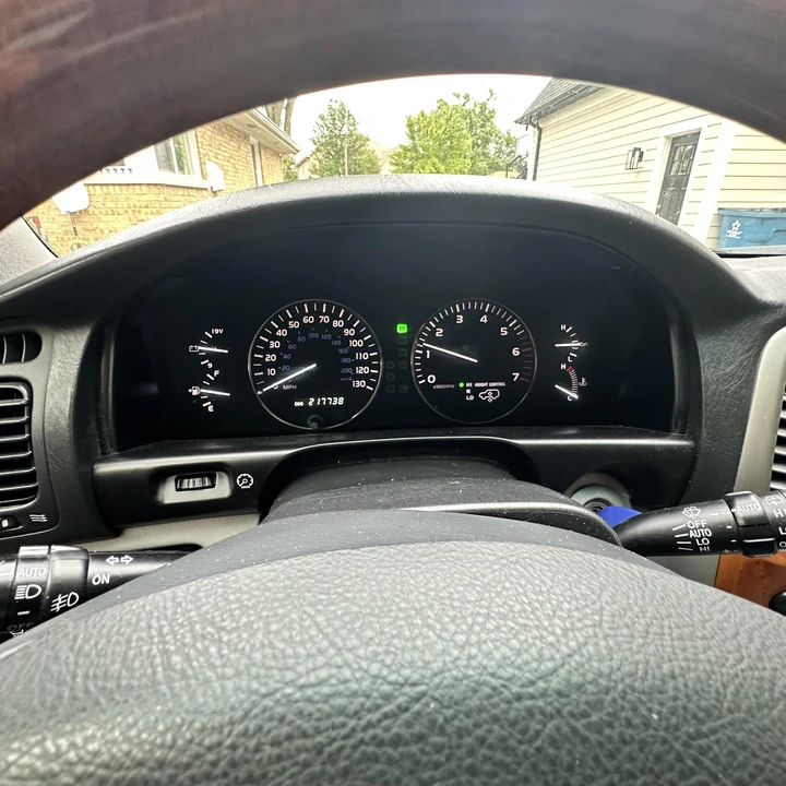 2007 Lexus LX 2nd Gen - Image 26 of 31