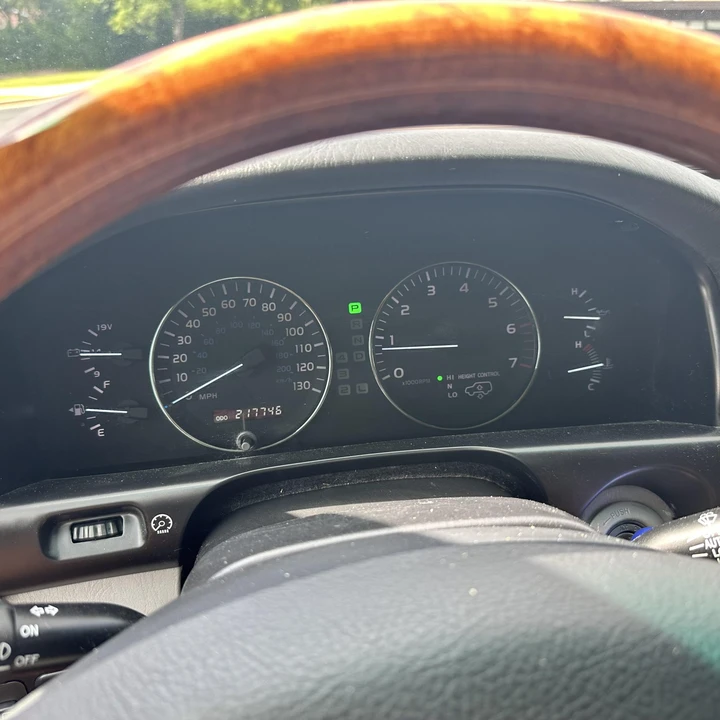 2007 Lexus LX 2nd Gen - Image 27 of 31