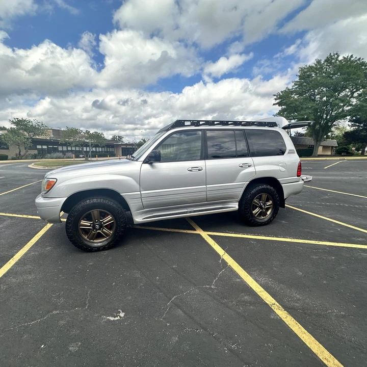 2007 Lexus LX 2nd Gen - Image 4 of 31