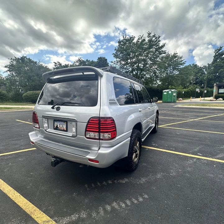 2007 Lexus LX 2nd Gen - Image 6 of 31