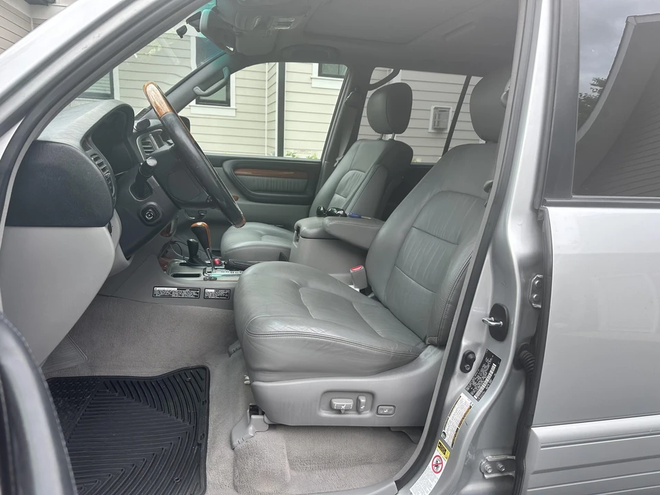 2007 Lexus LX 2nd Gen - Image 23 of 31