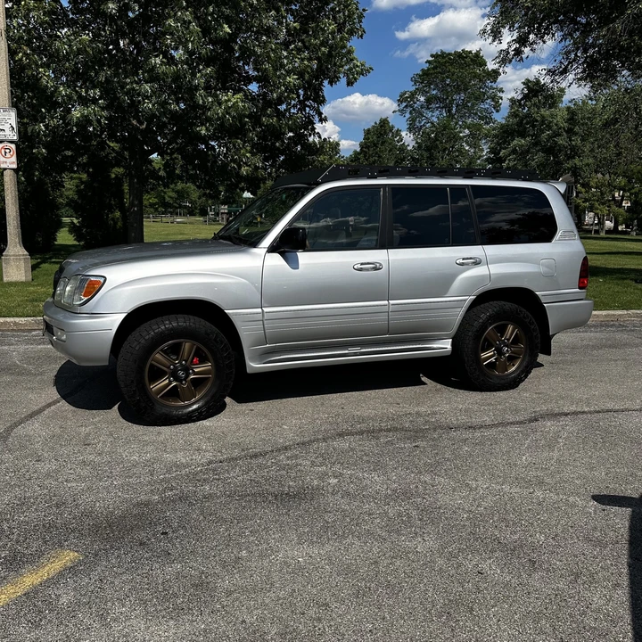 2007 Lexus LX 2nd Gen - Image 11 of 31