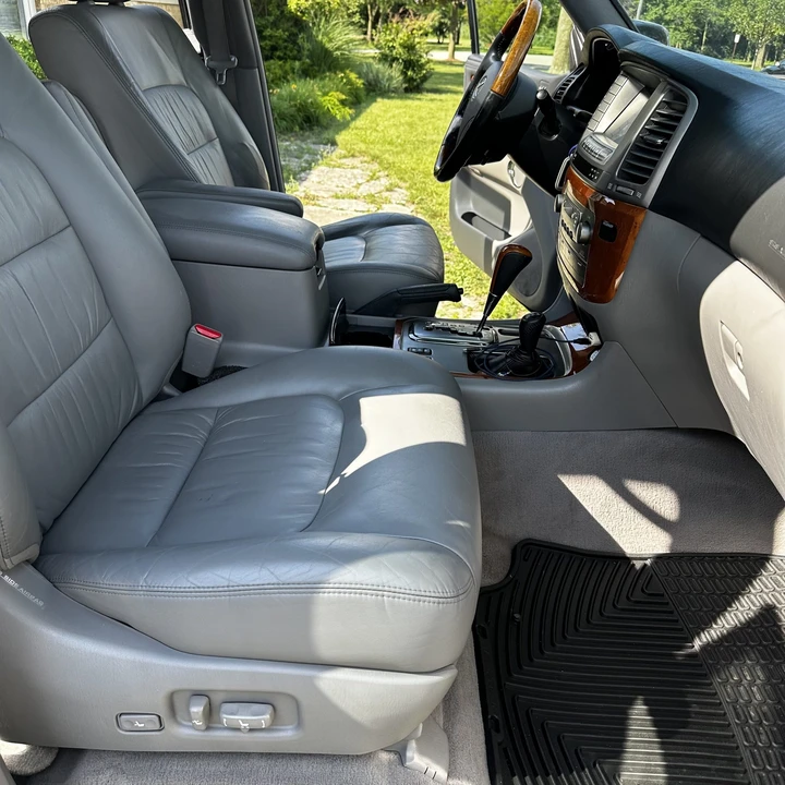 2007 Lexus LX 2nd Gen - Image 25 of 31