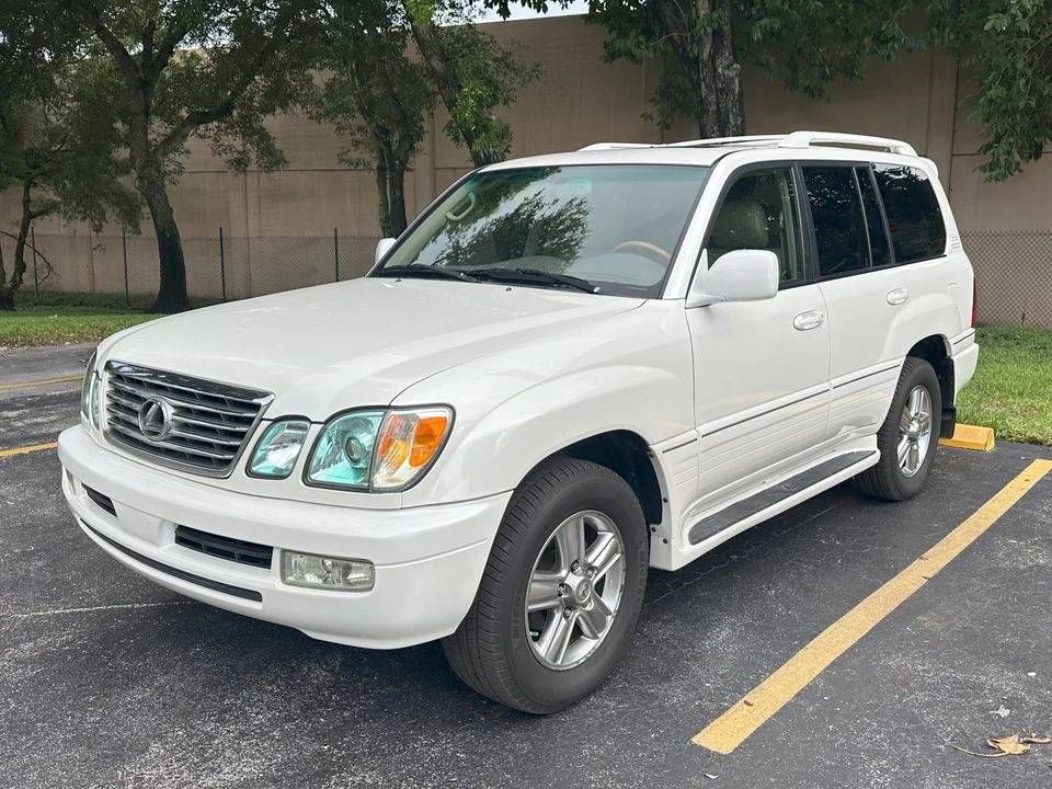 2007 Lexus LX 2nd Gen - Image 3 of 31