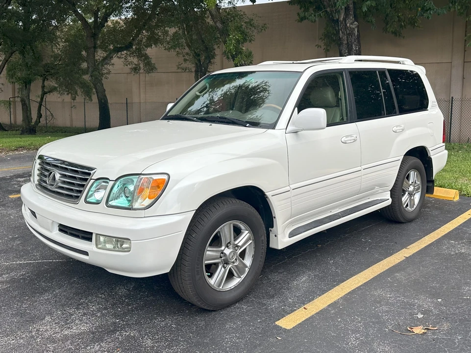 2007 Lexus LX 2nd Gen - Image 6 of 31