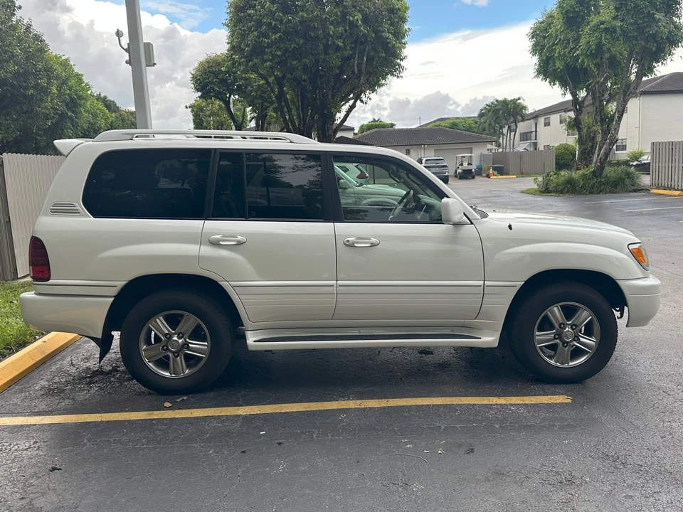 2007 Lexus LX 2nd Gen - Image 22 of 31