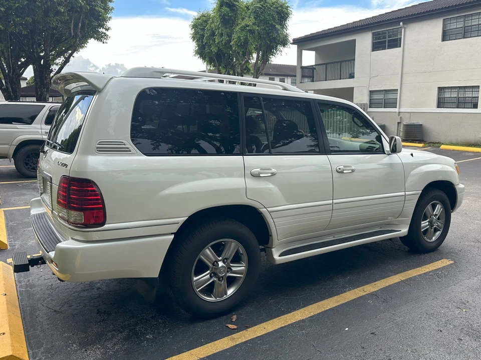 2007 Lexus LX 2nd Gen - Image 21 of 31