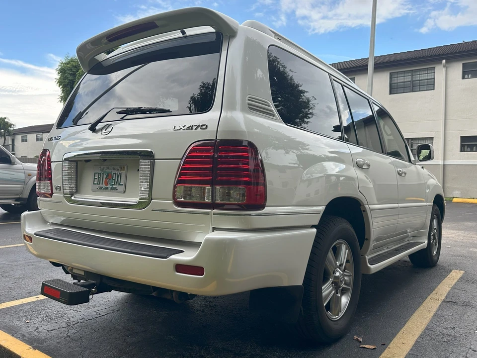 2007 Lexus LX 2nd Gen - Image 17 of 31