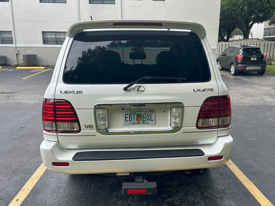 2007 Lexus LX 2nd Gen - Image 16 of 31