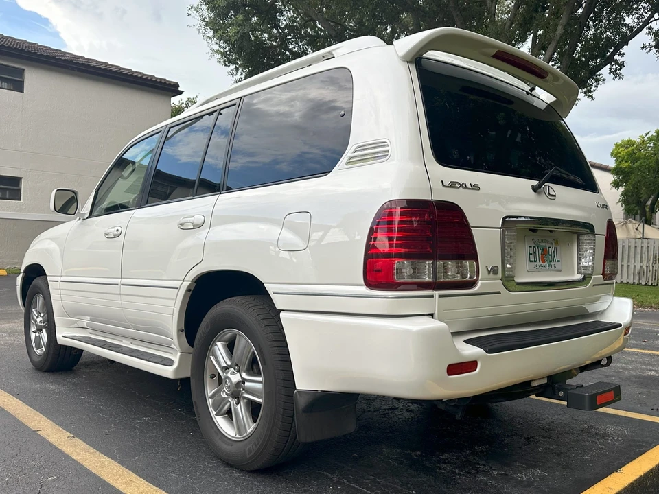 2007 Lexus LX 2nd Gen - Image 14 of 31