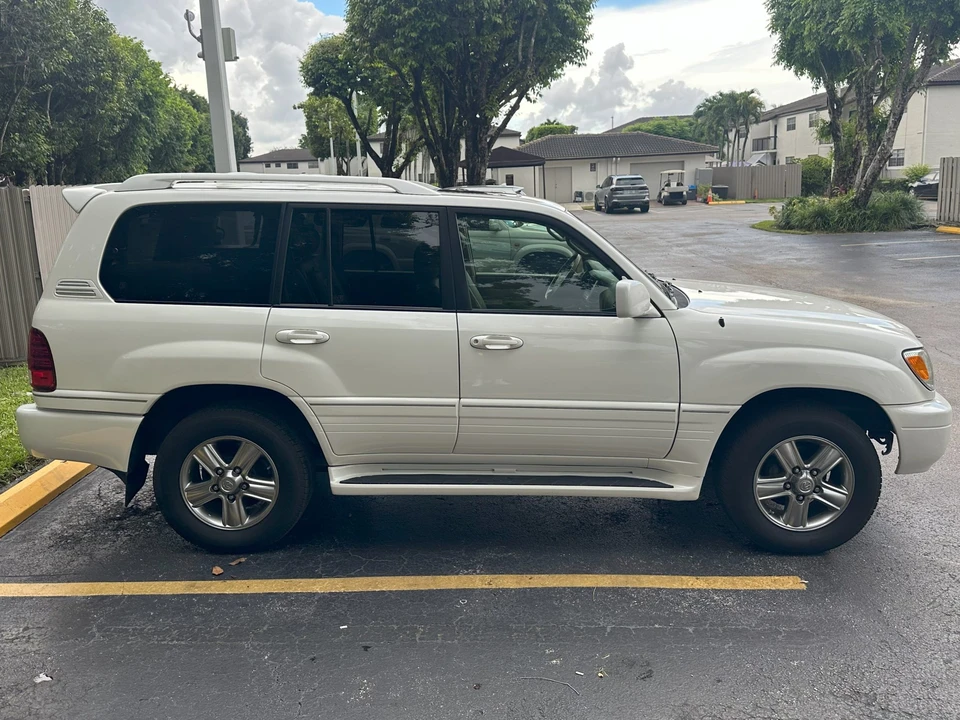 2007 Lexus LX 2nd Gen - Image 23 of 31