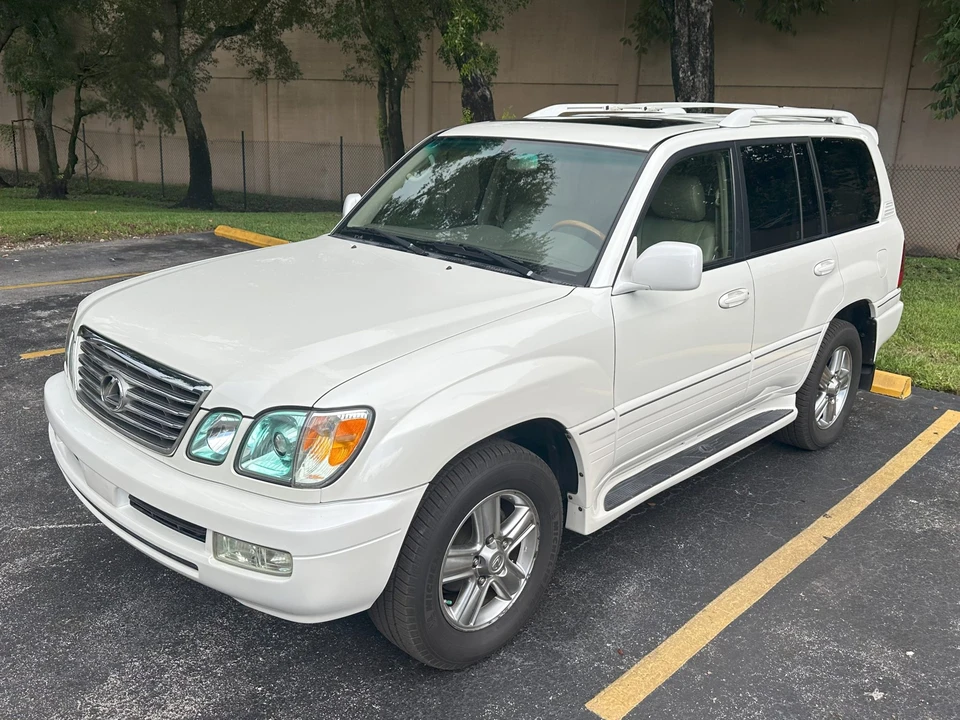 2007 Lexus LX 2nd Gen - Image 5 of 31