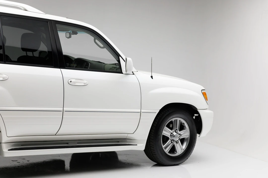2007 Lexus LX 2nd Gen - Image 21 of 31