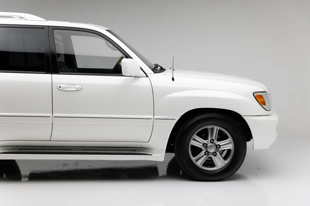 2007 Lexus LX 2nd Gen - Image 23 of 31