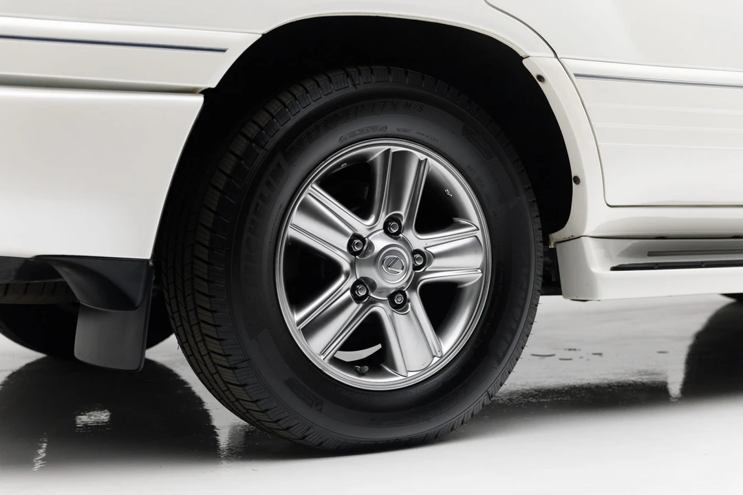 2007 Lexus LX 2nd Gen - Image 30 of 31