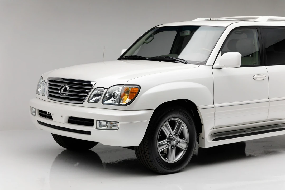 2007 Lexus LX 2nd Gen - Image 11 of 31