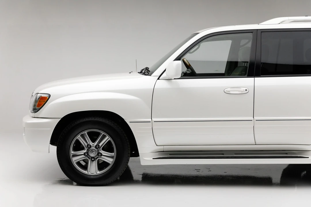 2007 Lexus LX 2nd Gen - Image 15 of 31