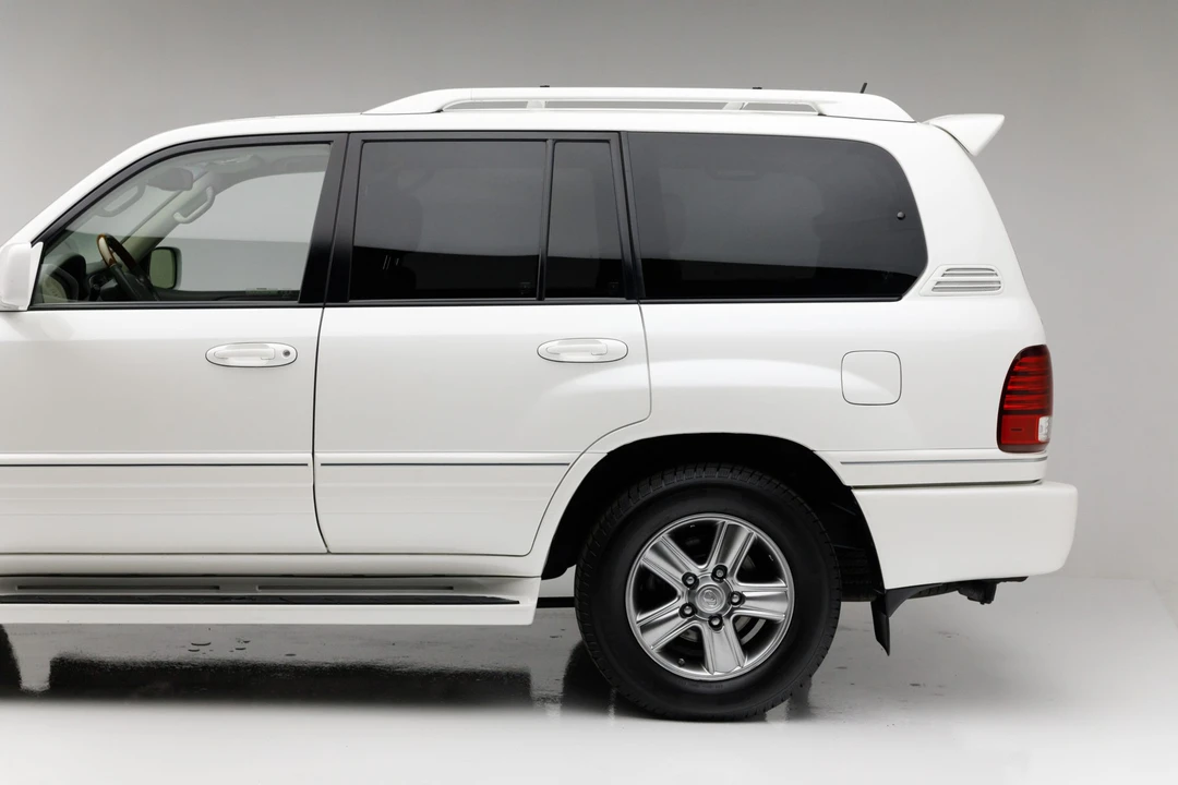 2007 Lexus LX 2nd Gen - Image 16 of 31