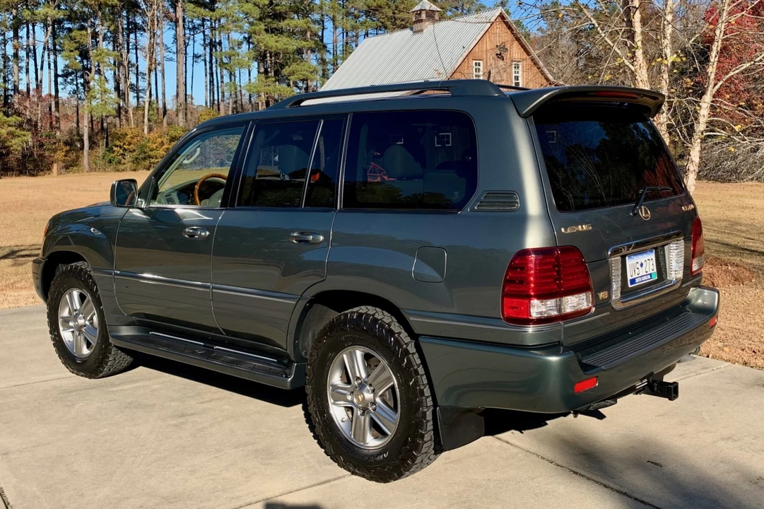 2007 Lexus LX 2nd Gen - Image 4 of 31