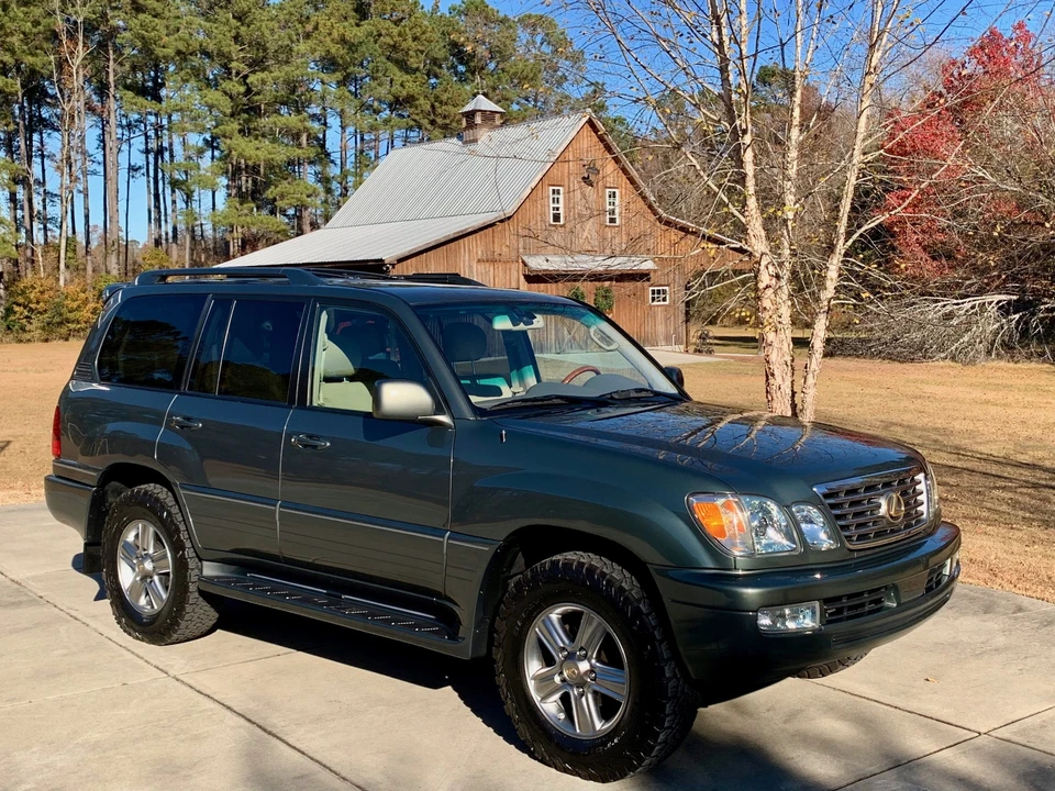 2007 Lexus LX 2nd Gen - Image 10 of 31